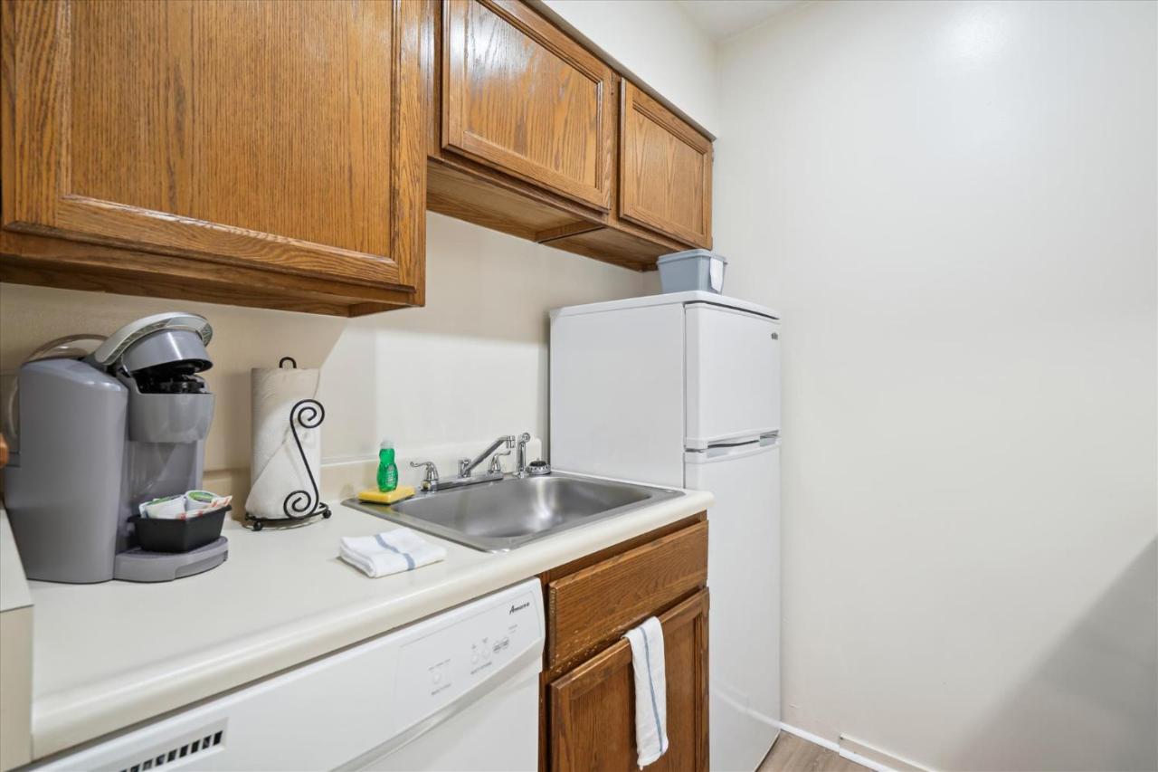 | 21202 Cedarbrook two bedroom Suite