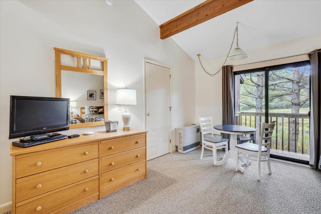 | Cedarbrook Standard Hotel Room 201