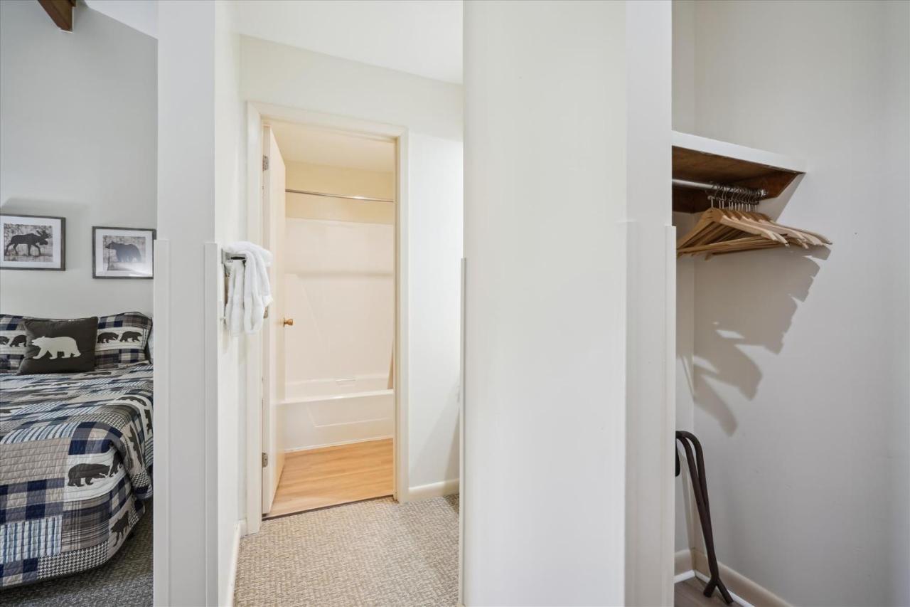 | Cedarbrook Standard Hotel Room 201