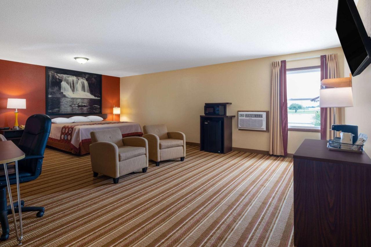 Studio Suite with Two King Beds - Non-Smoking at Baymont by Wyndham Mattoon