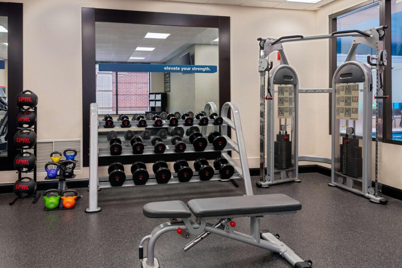 | Hampton Inn Hartford Airport