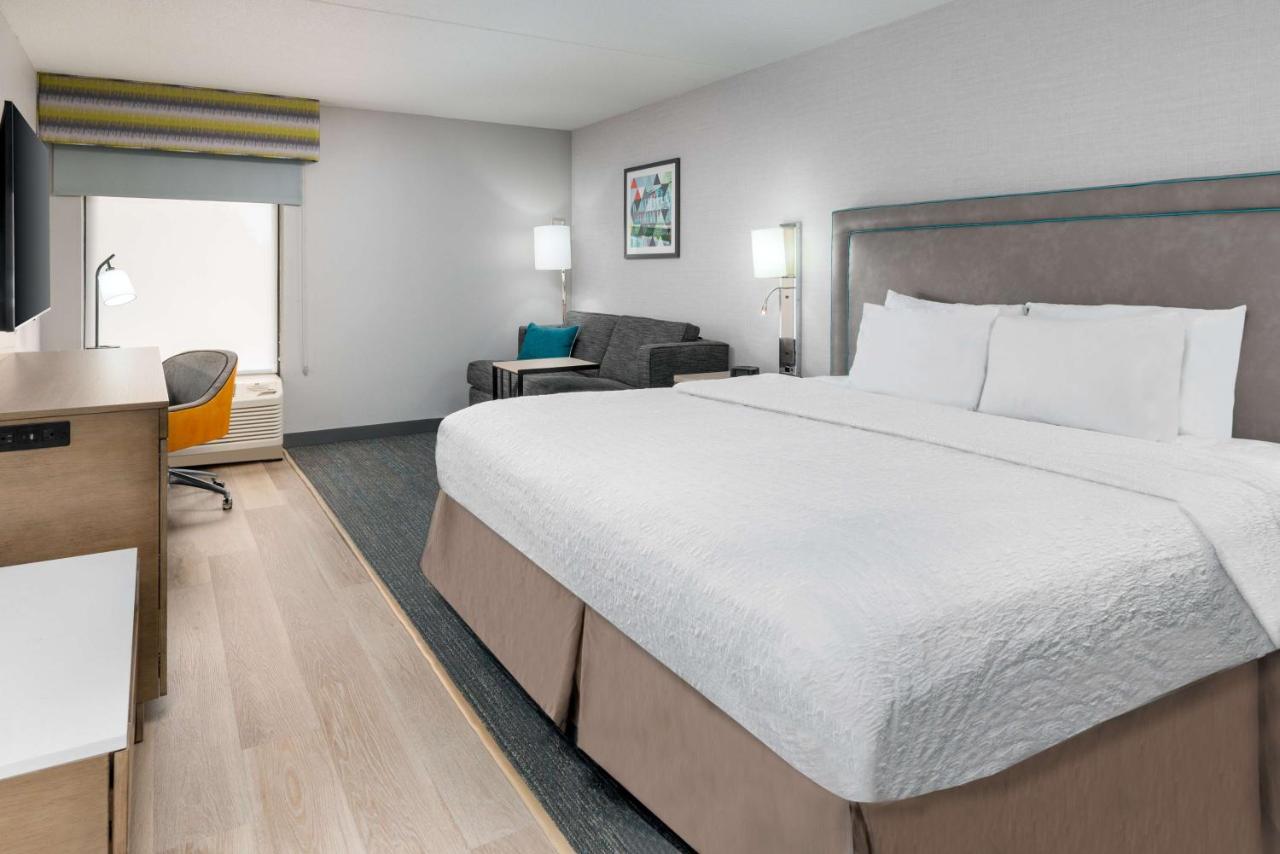 | Hampton Inn Hartford Airport