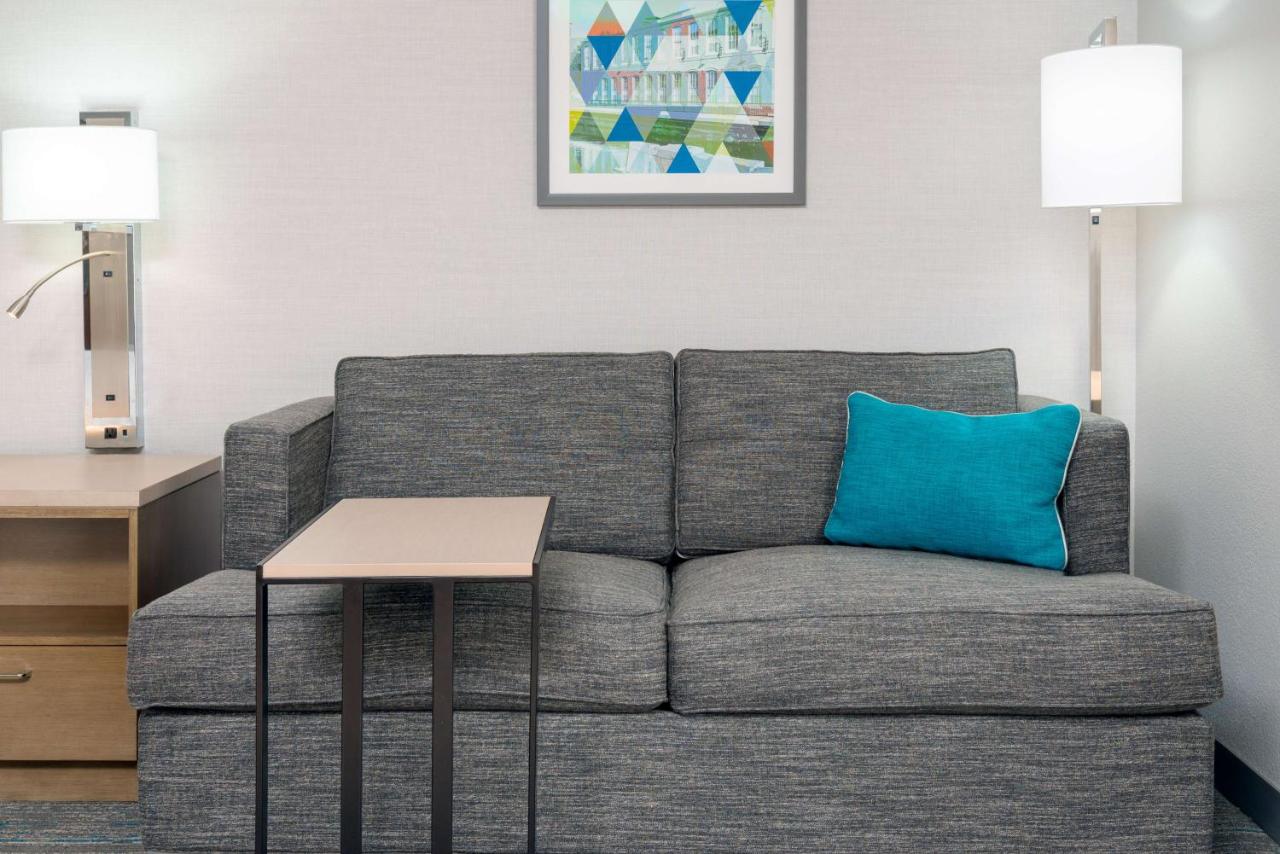 | Hampton Inn Hartford Airport