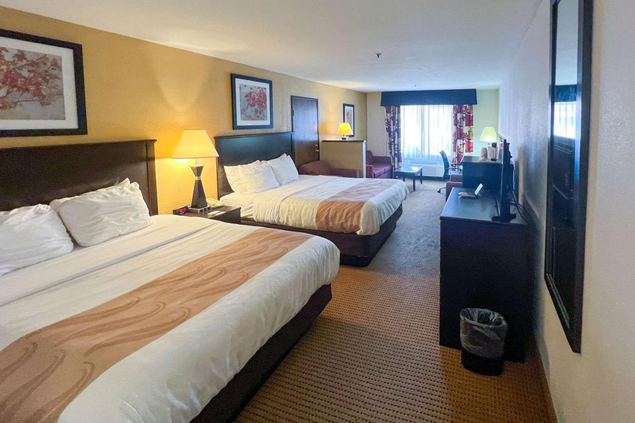 Queen Suite - Non-Smoking at Quality Inn & Suites Farmington