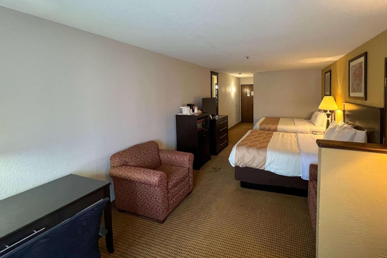 Queen Suite - Non-Smoking at Quality Inn & Suites Farmington