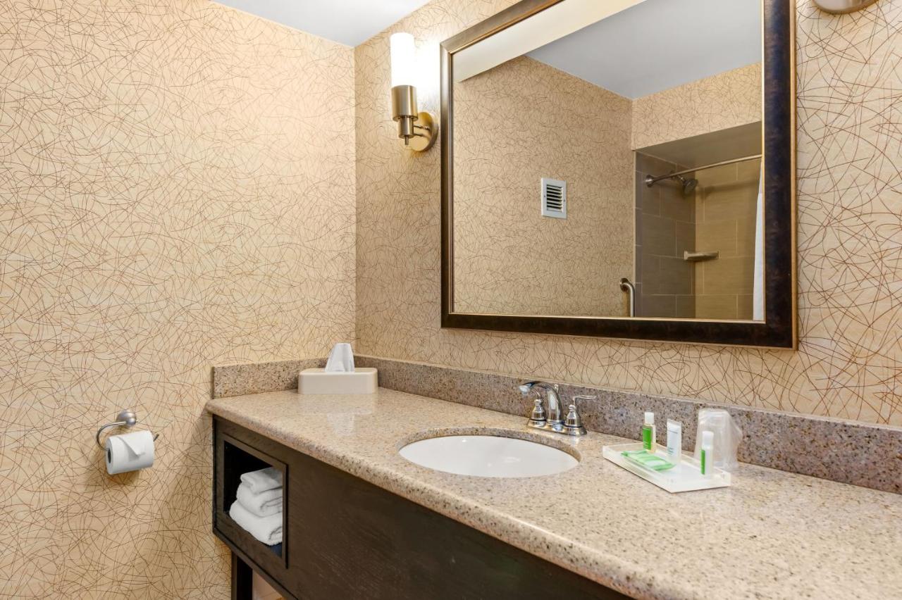  | Holiday Inn Johnson City, an IHG Hotel