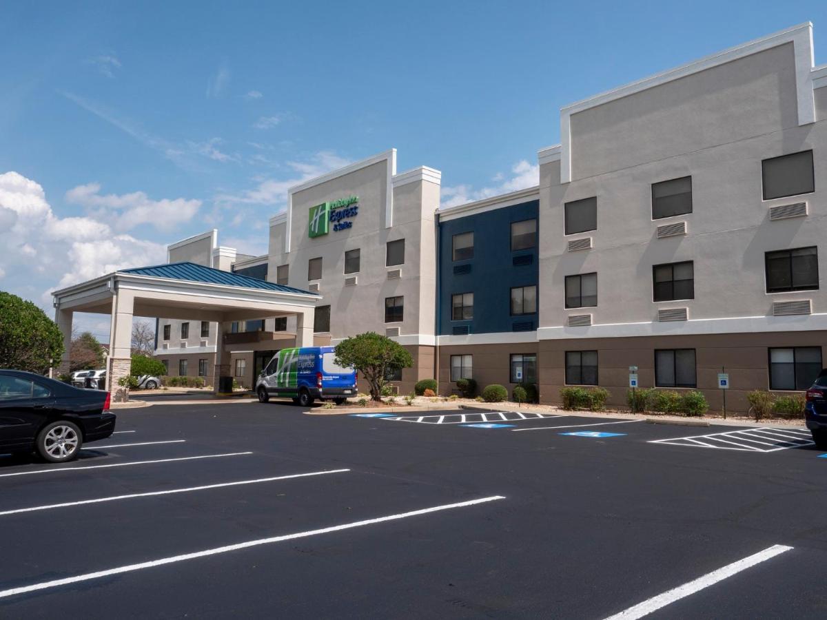  | Holiday Inn Express Hotel & Suites Greenville Airport