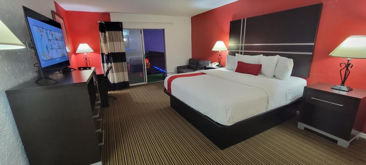 King Room - Second Floor/Non-Smoking at Ramada by Wyndham Mountain Home