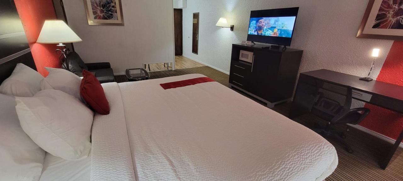King Room - Second Floor/Non-Smoking at Ramada by Wyndham Mountain Home