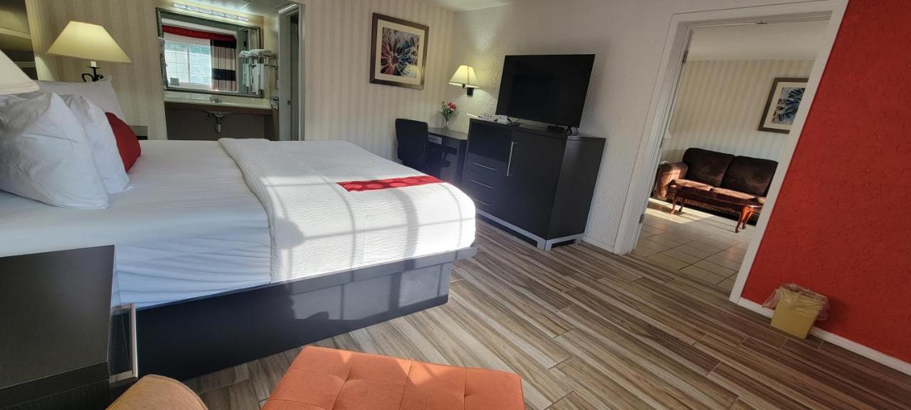 King Studio Suite - Non-Smoking at Ramada by Wyndham Mountain Home