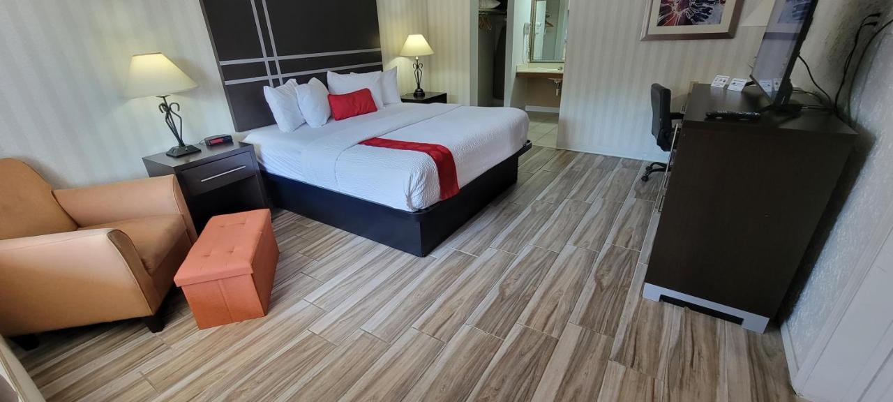 King Studio Suite - Non-Smoking at Ramada by Wyndham Mountain Home