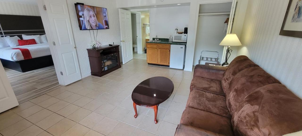 King Studio Suite - Non-Smoking at Ramada by Wyndham Mountain Home