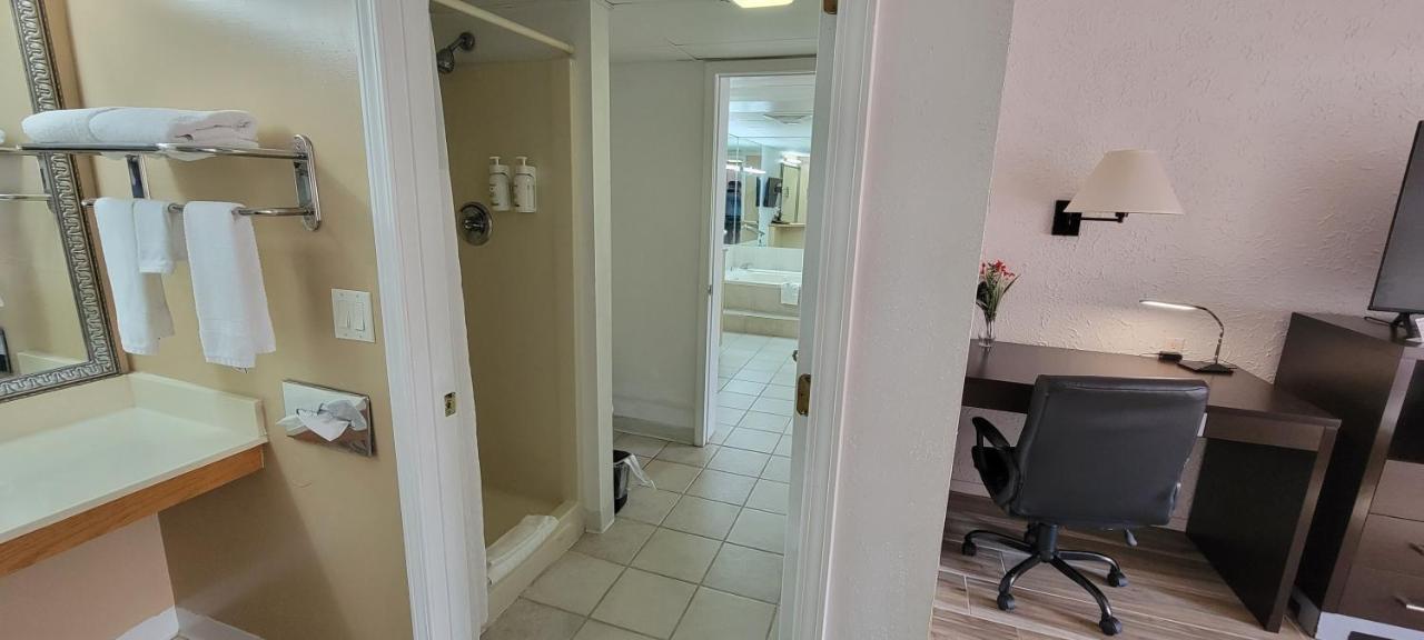 King Studio Suite - Non-Smoking at Ramada by Wyndham Mountain Home