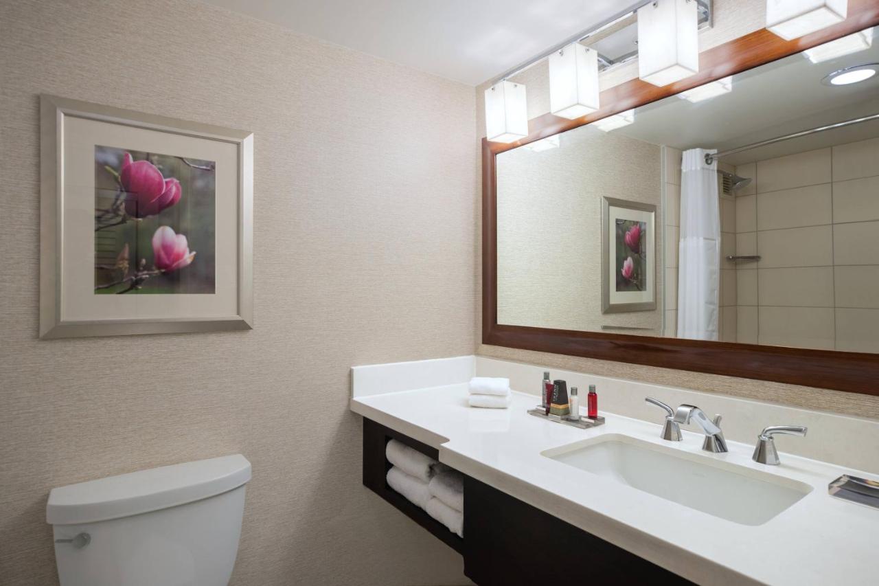 Guest Room with Balcony, Guest room, 2 Double, Balcony at Atlanta Marriott Perimeter Center