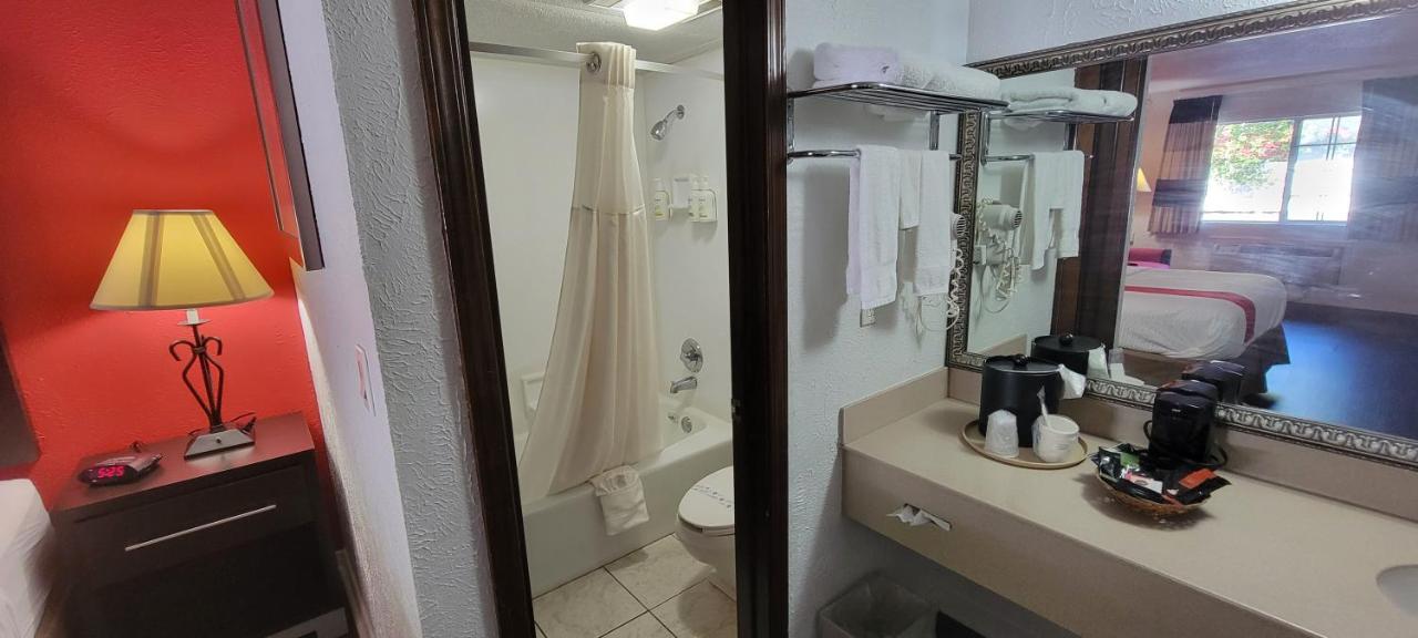 Queen Room - Pet Friendly/Non-Smoking at Ramada by Wyndham Mountain Home