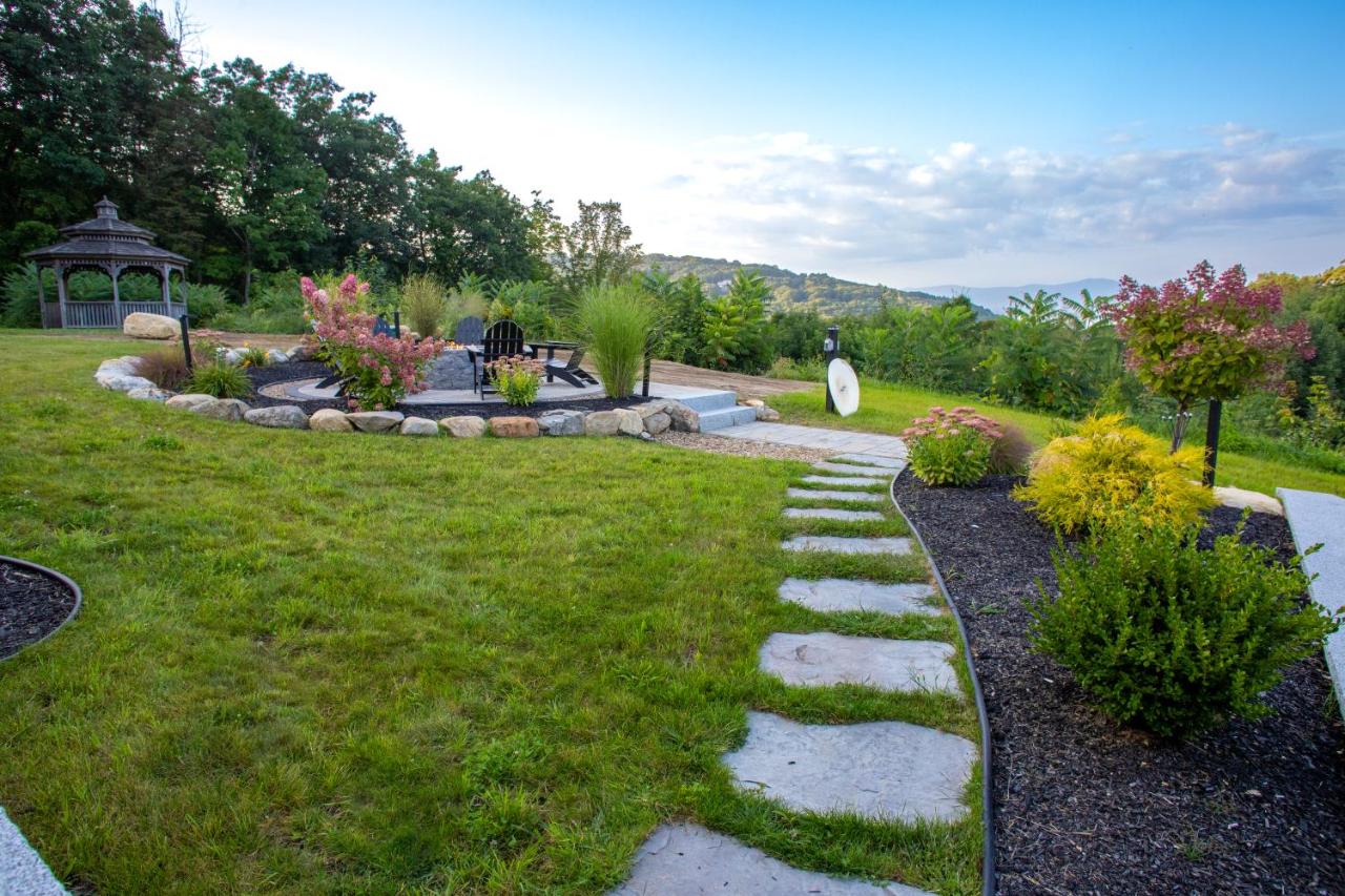 | Gunstock Inn & Suites