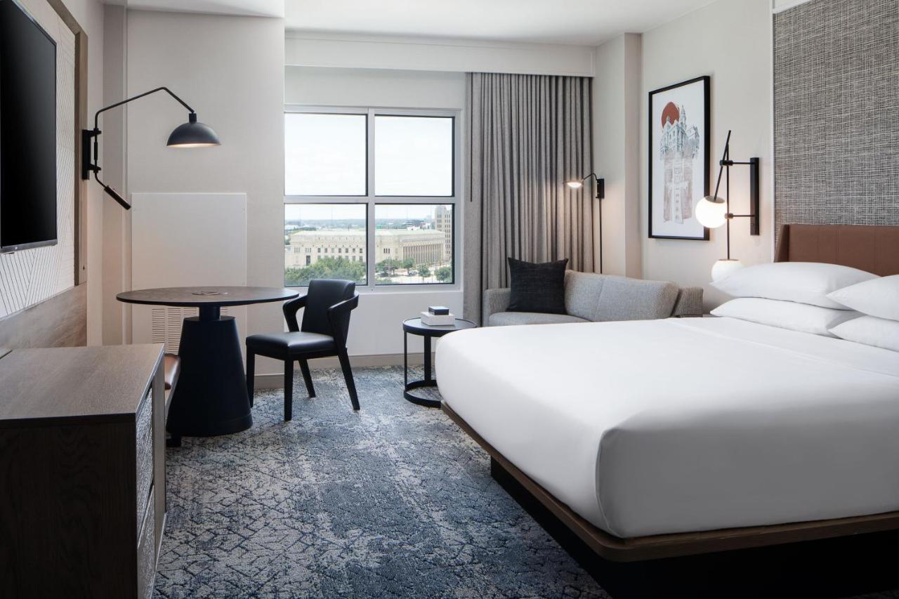  | Sheraton Fort Worth Downtown Hotel