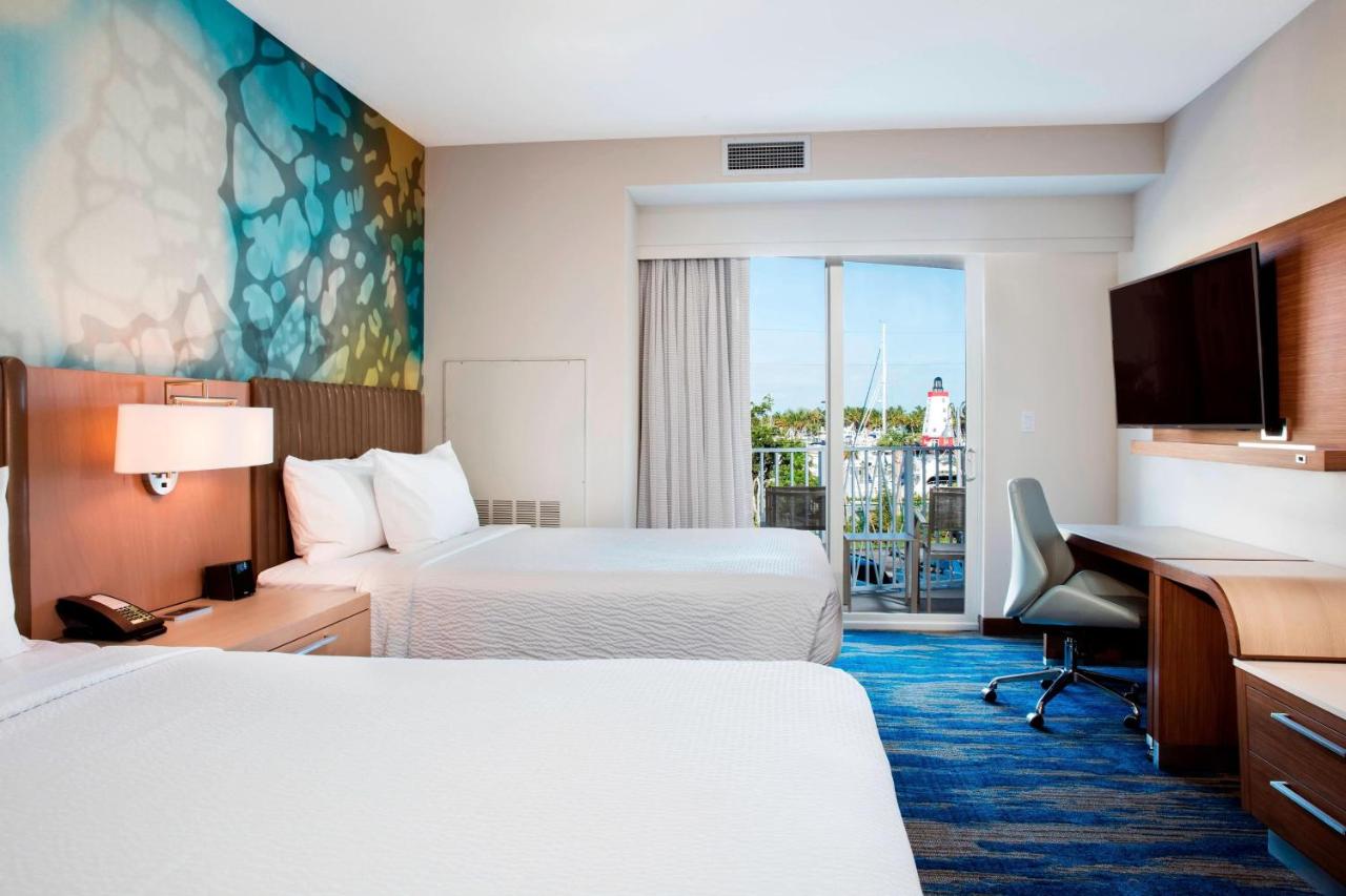 Partial Bay View, 1 Bedroom Suite, 2 Queen, Sofa bed at Courtyard by Marriott Faro Blanco Resort, Marathon Florida Keys
