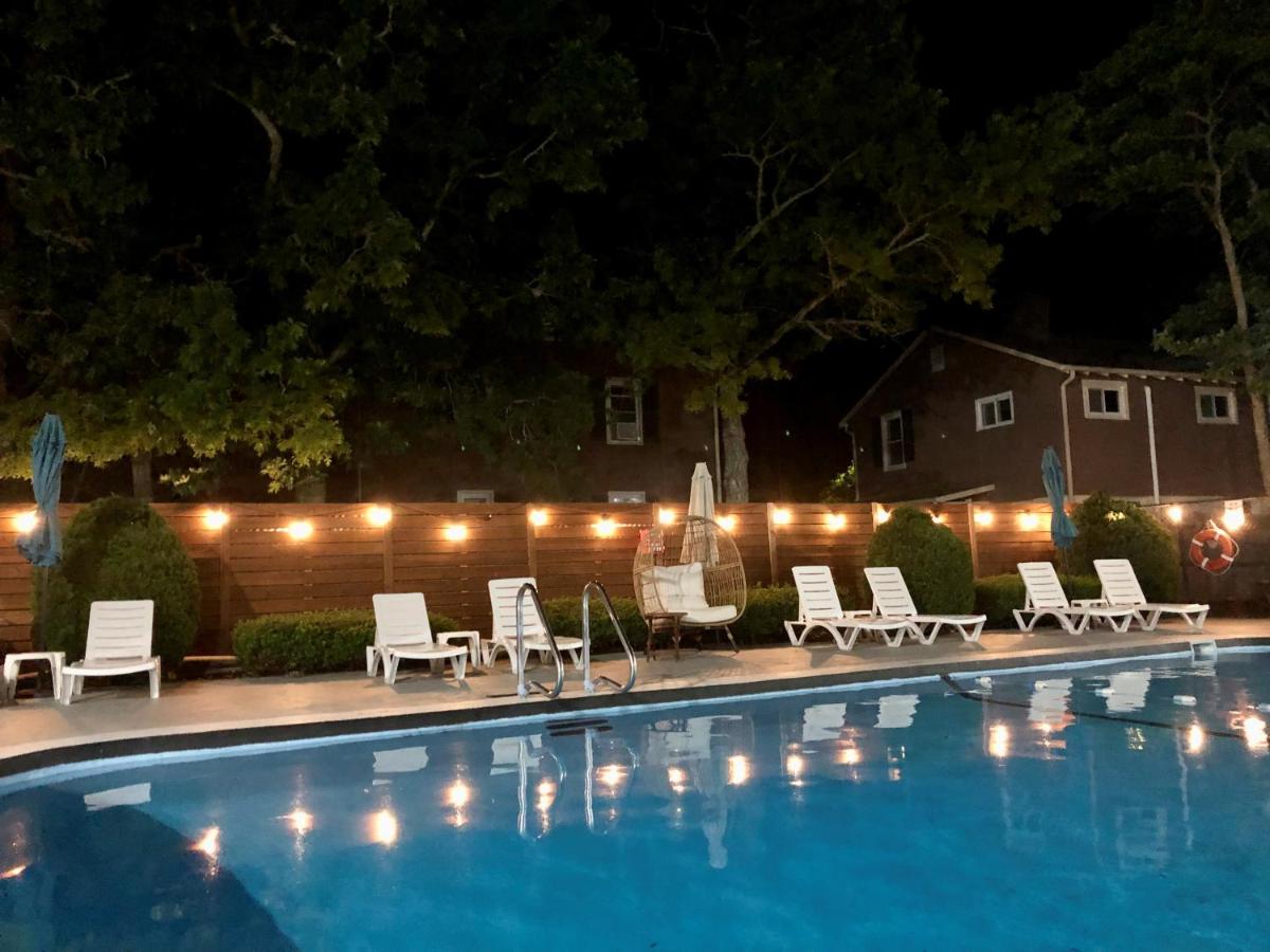  | Ocean Breeze Motel