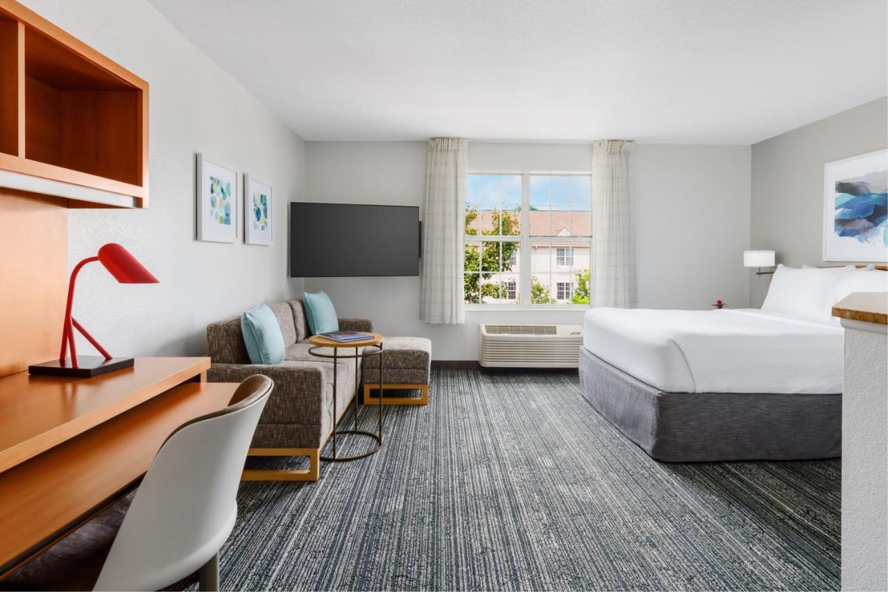 Queen Studio with Sofa Bed at Towneplace Suites by Marriott Horsham