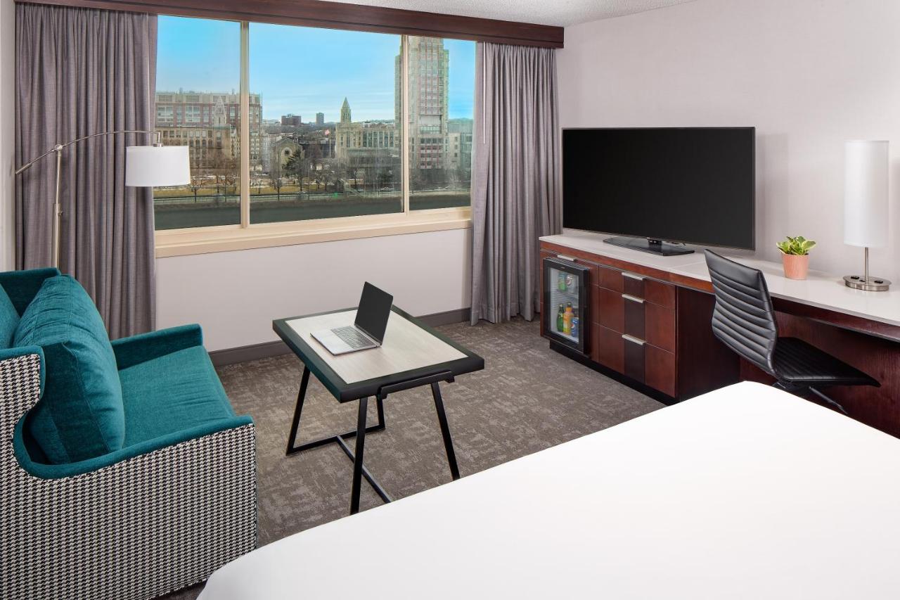 King Room with River View at Hyatt Regency Boston/Cambridge