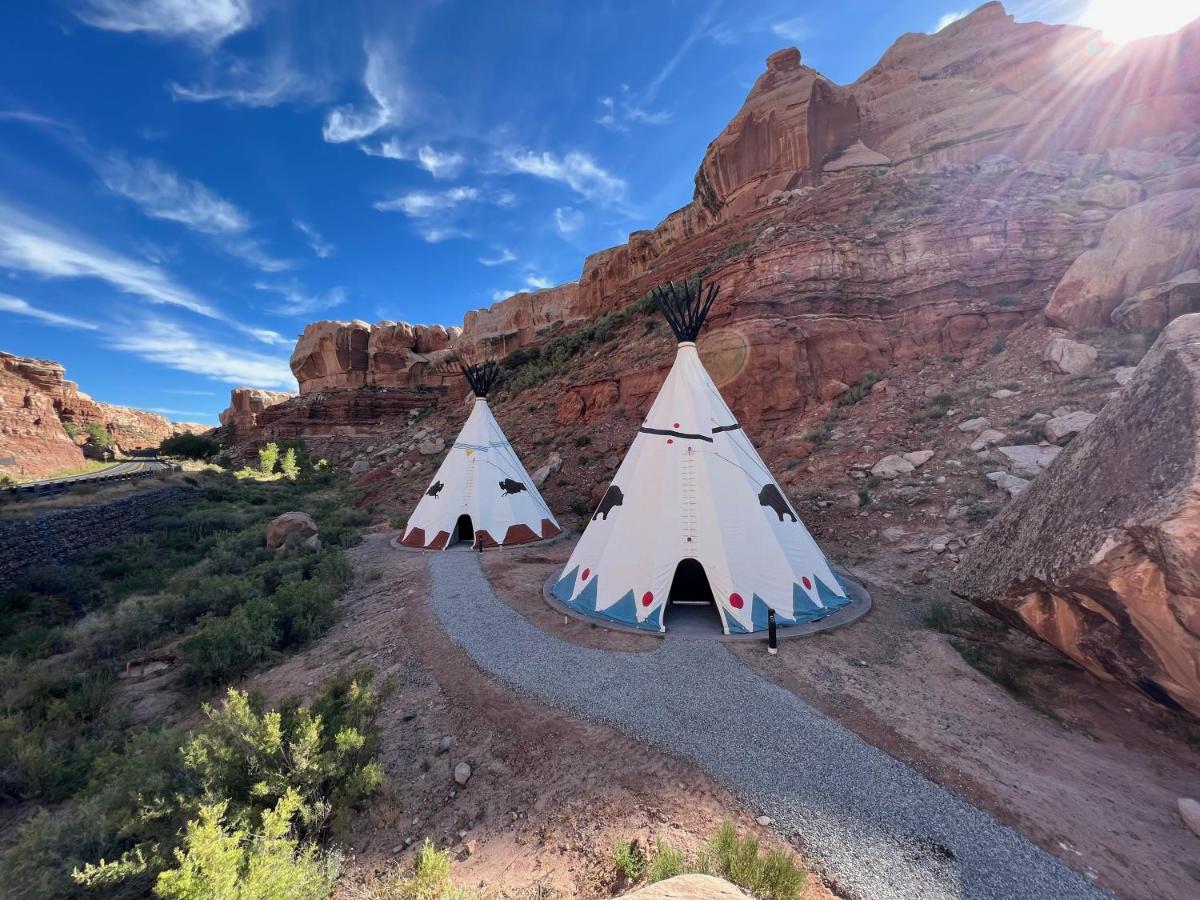 | Bluff Dwellings Resort