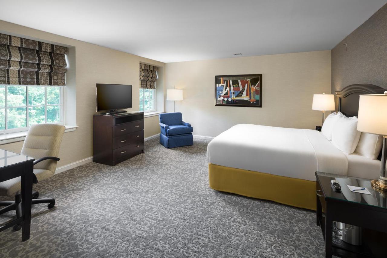 | Andover Inn