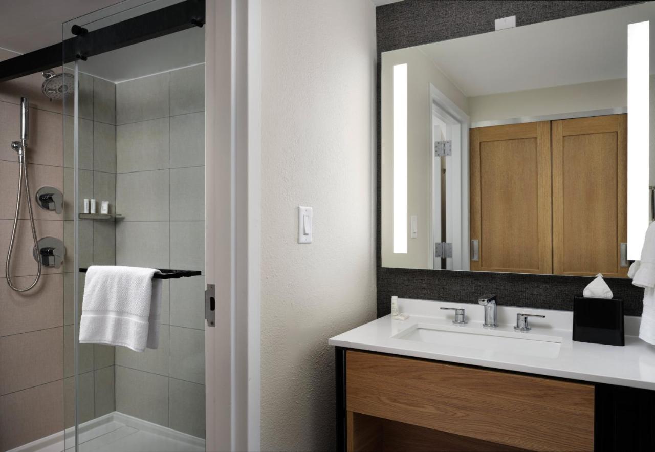  | The Plaza Hotel Grand Rapids