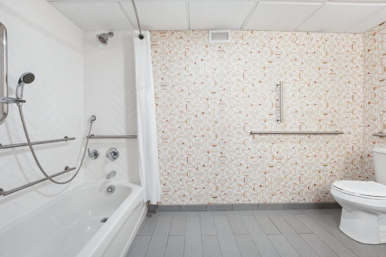 Standard Queen Room with Two Queen Beds and Mobility Accessible Transfer Shower at Holiday Inn Portsmouth by IHG