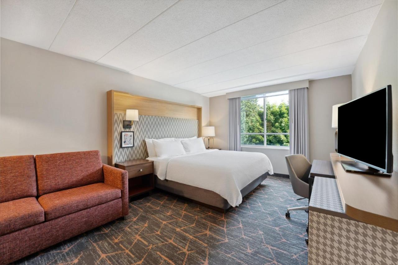 Standard King Room with Sofa Bed at Holiday Inn Portsmouth by IHG
