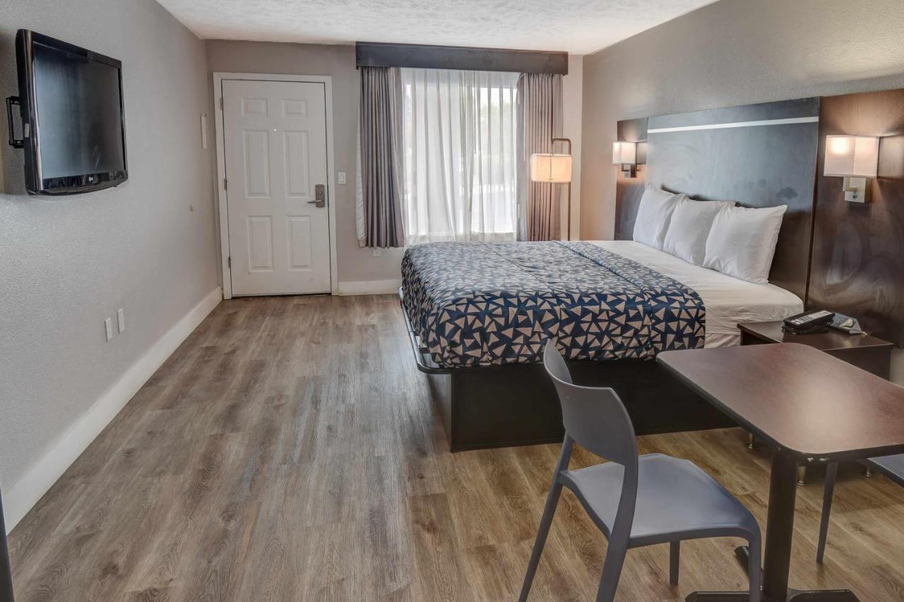  | Riverview Inn - Pigeon Forge/Sevierville