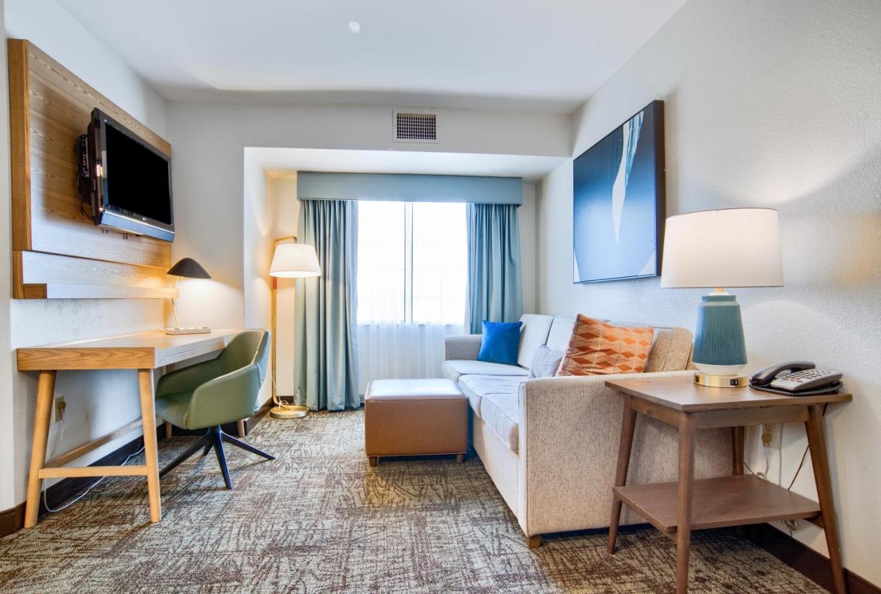 Queen Room - Disability Access/Non-Smoking at Staybridge Suites Gulf Shores, an IHG Hotel