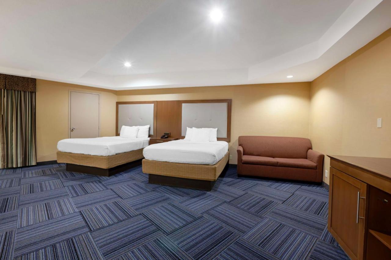 Family Suite - Non-Smoking at Best Western Summit Inn