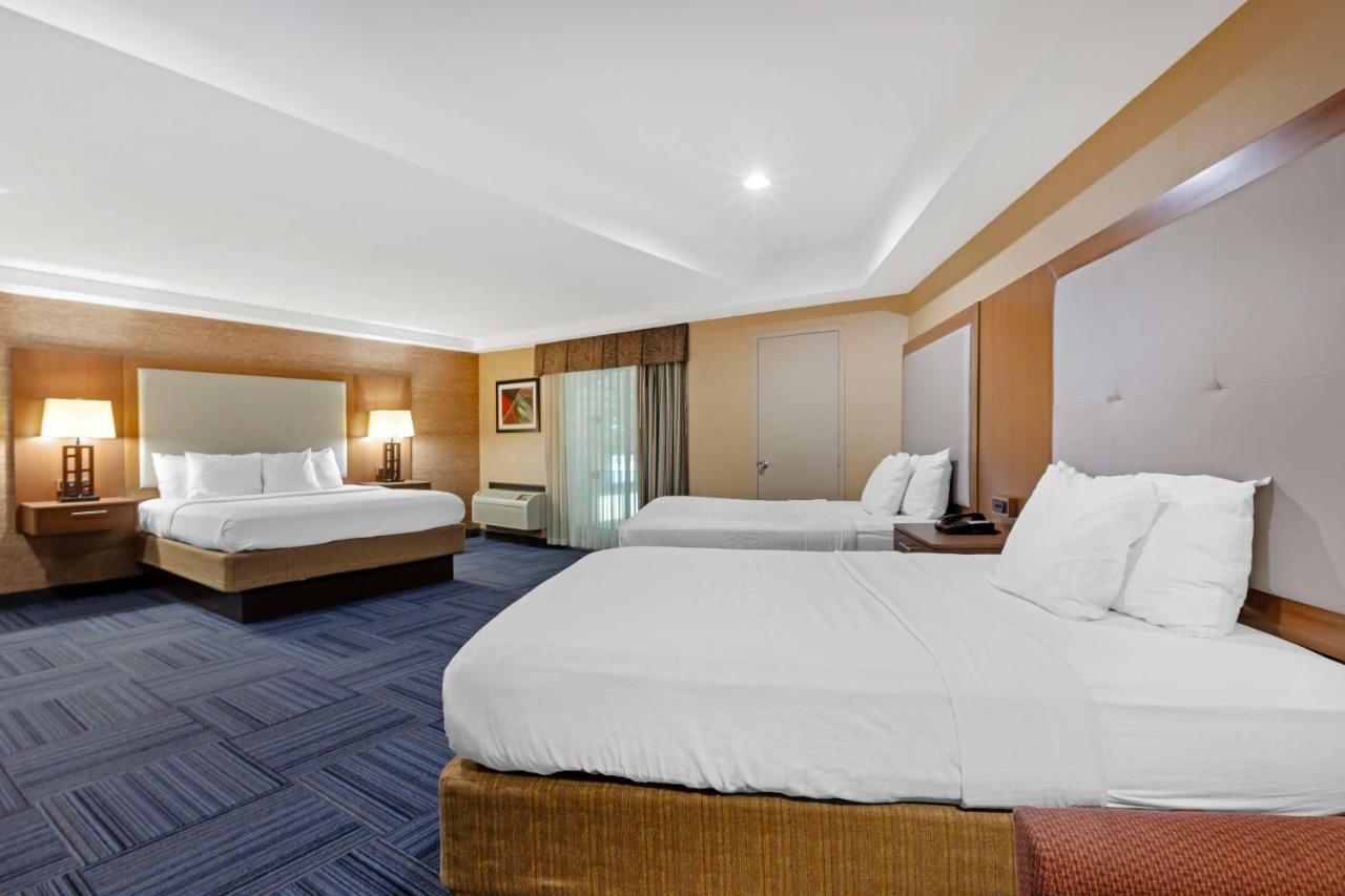 Family Suite - Non-Smoking at Best Western Summit Inn