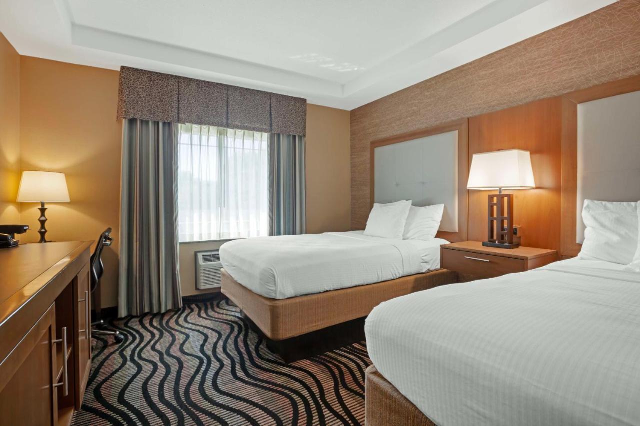 Double Room with Two Double Beds - Non Smoking at Best Western Summit Inn