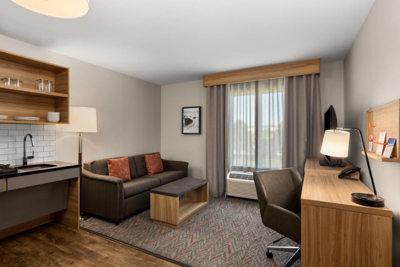 One-Bedroom Queen Suite with Two Queen Beds and Mobility Accessible Tub at Candlewood Suites Layton - Salt Lake City by IHG