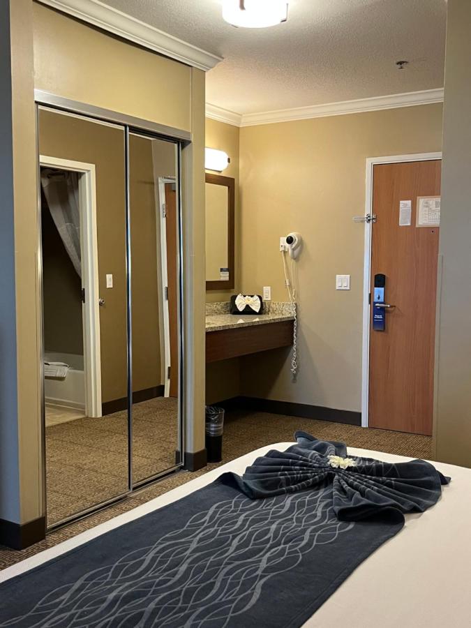Queen Room with Two Queen Beds - Non-Smoking at Comfort Inn & Suites Ocean Shores
