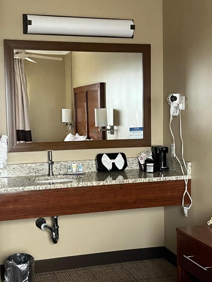 King Suite - Non Smoking at Comfort Inn & Suites Ocean Shores