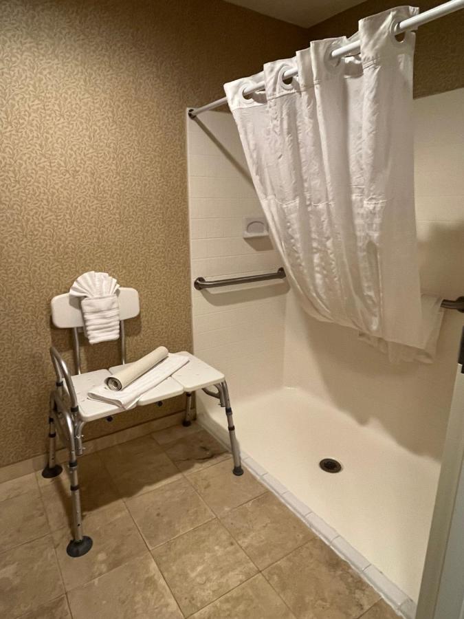 Queen Room with Two Queen Beds - Accessible/Non-Smoking at Comfort Inn & Suites Ocean Shores