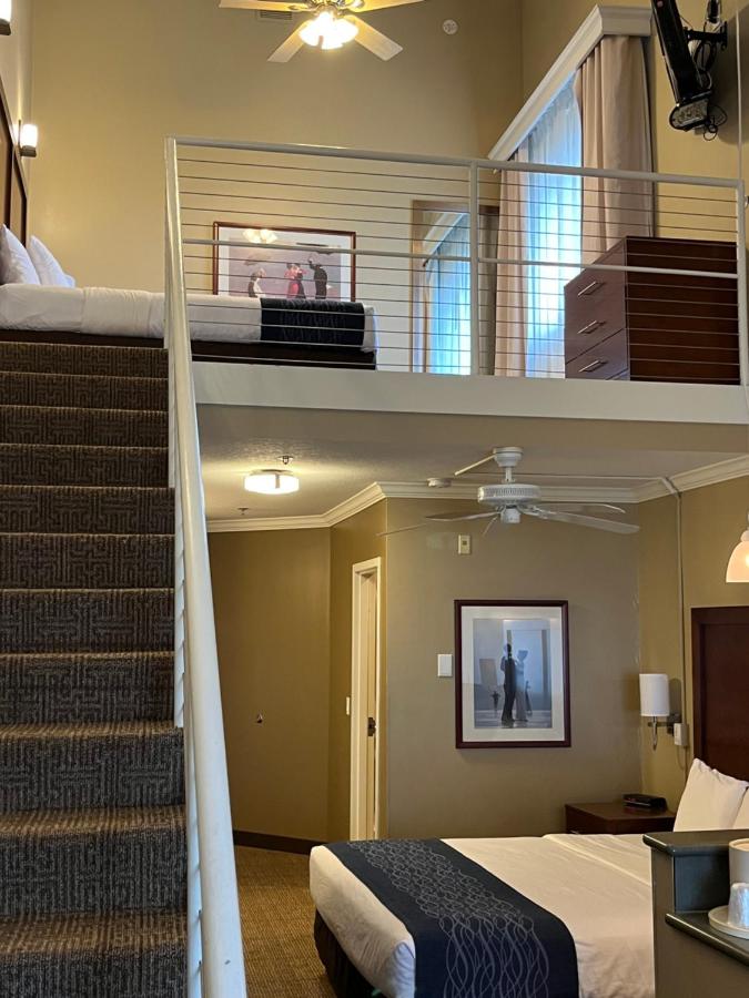 Family King Suite Room - Non Smoking at Comfort Inn & Suites Ocean Shores