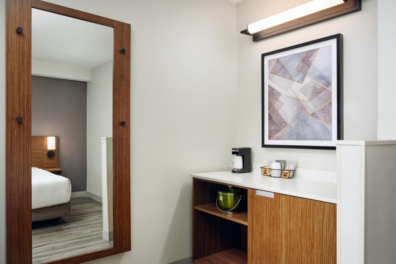 King Room with Accessible Shower - Disability Access at Hyatt Place Greensboro