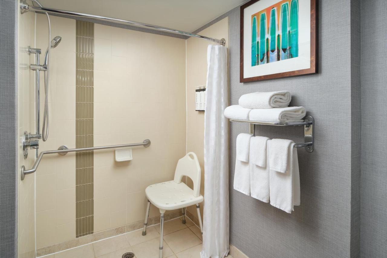 King Room with Accessible Shower - Disability Access at Hyatt Place Greensboro