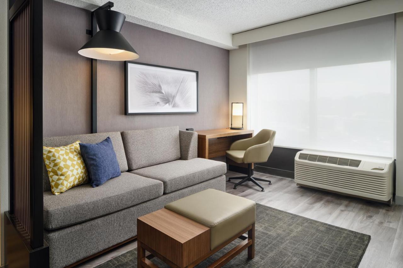 King Room with Accessible Shower - Disability Access at Hyatt Place Greensboro