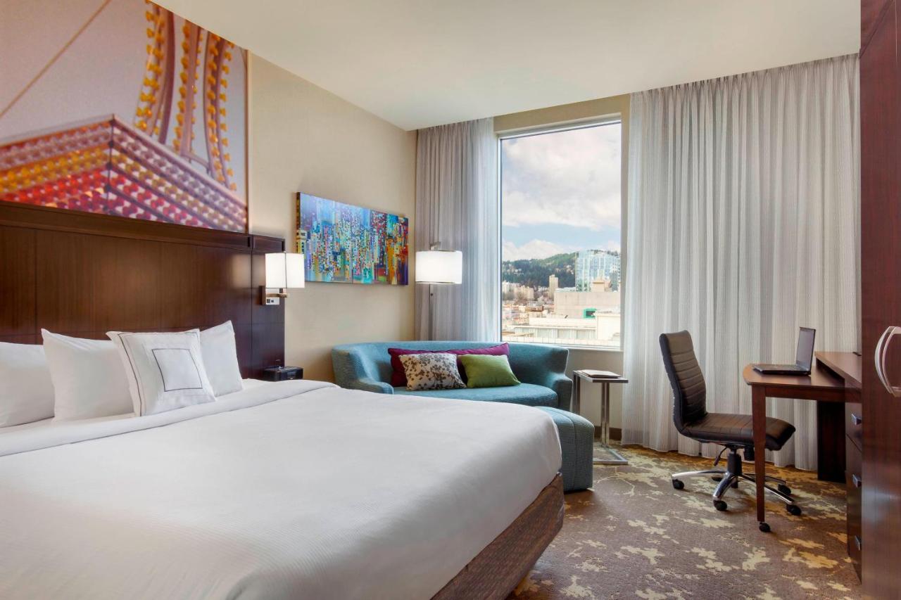 King Room with Sofa Bed at Courtyard by Marriott Portland City Center