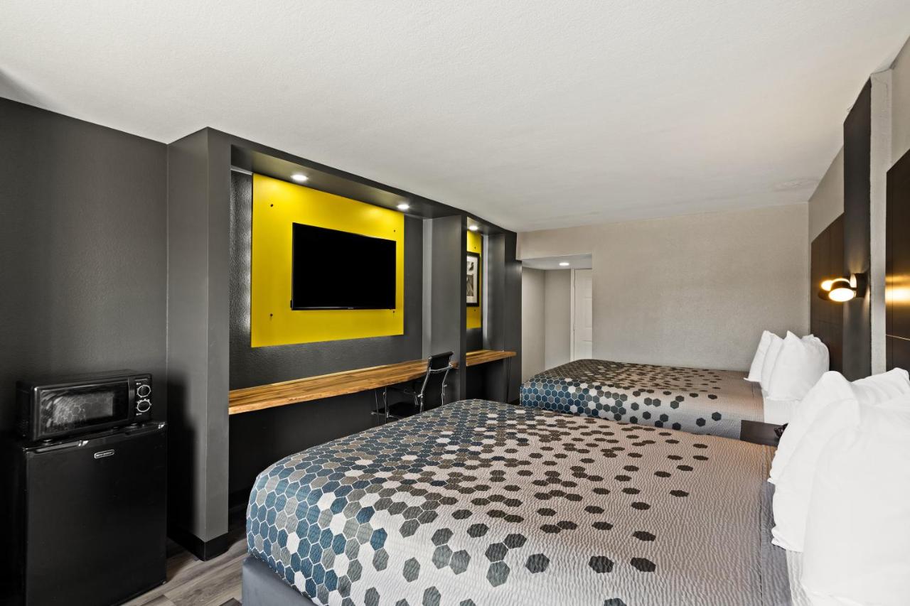 Queen Room with Two Queen Beds - Non-Smoking at Rodeway Inn & Suites Downtown North