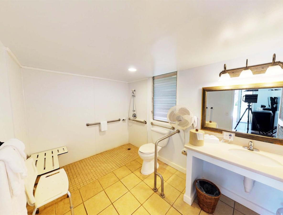 Double Room - Disability Access at Hotel Moloka'i
