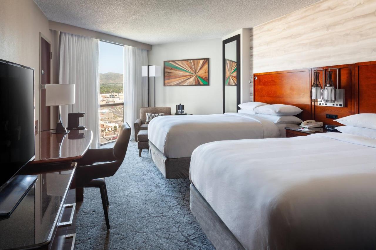 Concierge Level Double Room with Two Double Beds at Marriott Albuquerque