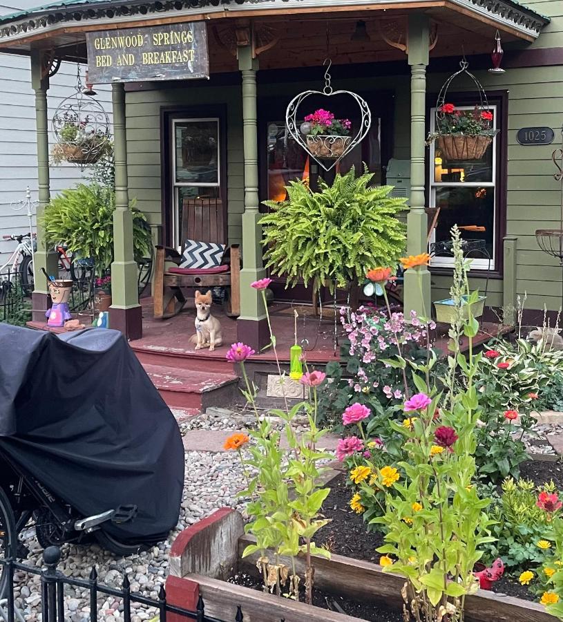 | Downtown B&B with Jacuzzi