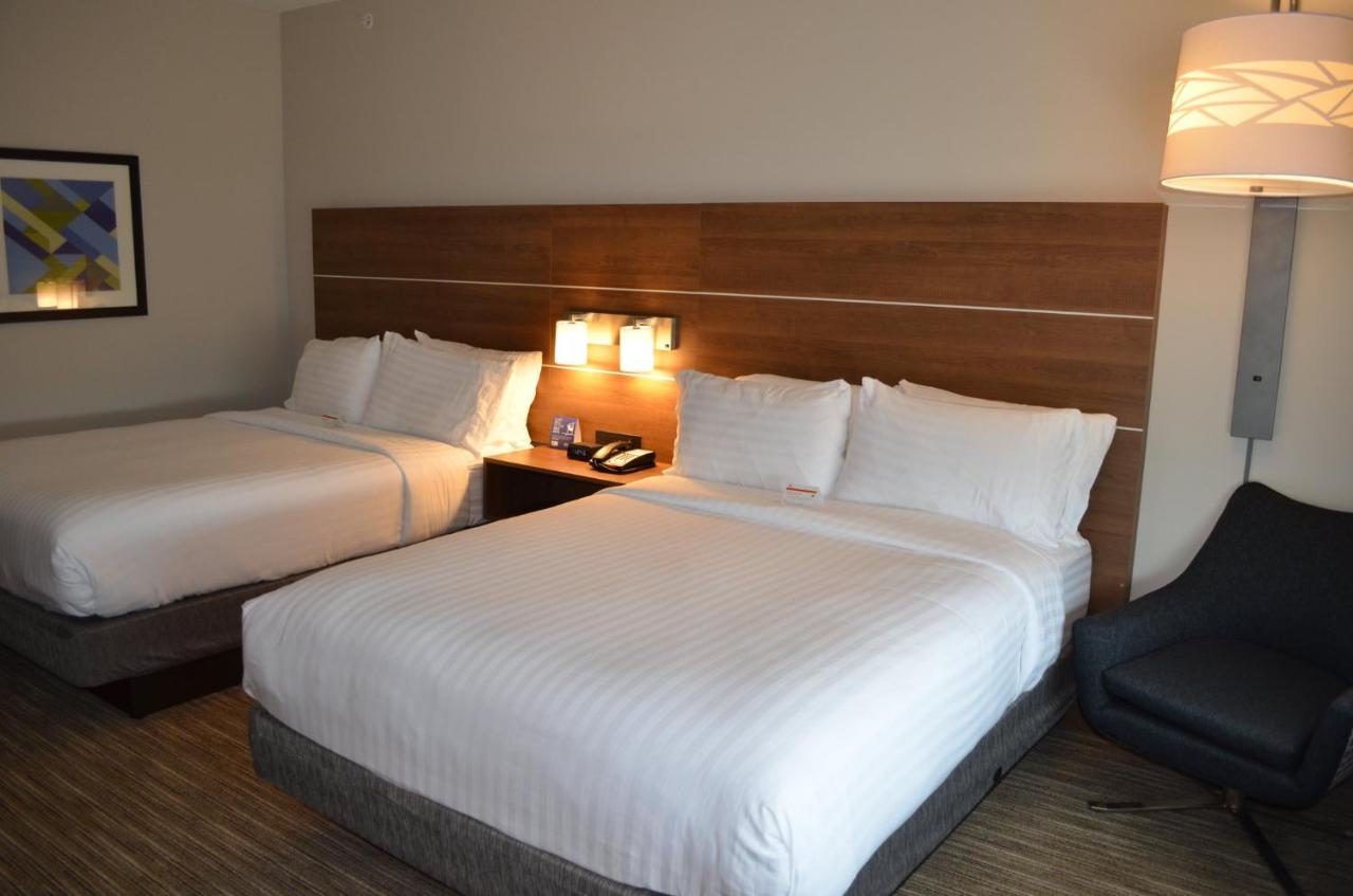 | Holiday Inn Express & Suites Charlotte NE - University Area