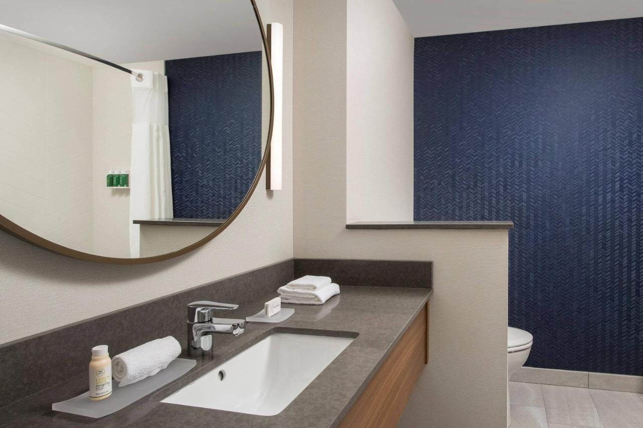 | Fairfield Inn & Suites Nashville Near Vanderbilt